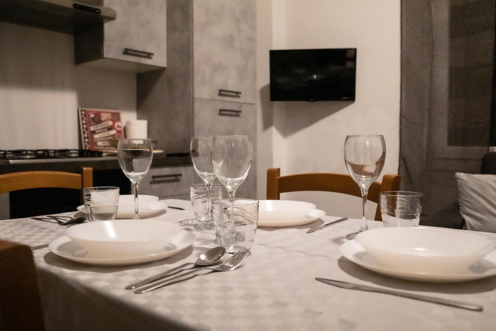 Bilocale Vicino Al Centro Di Verona - Ristrutturato Di Recente! Apartment Luaran gambar