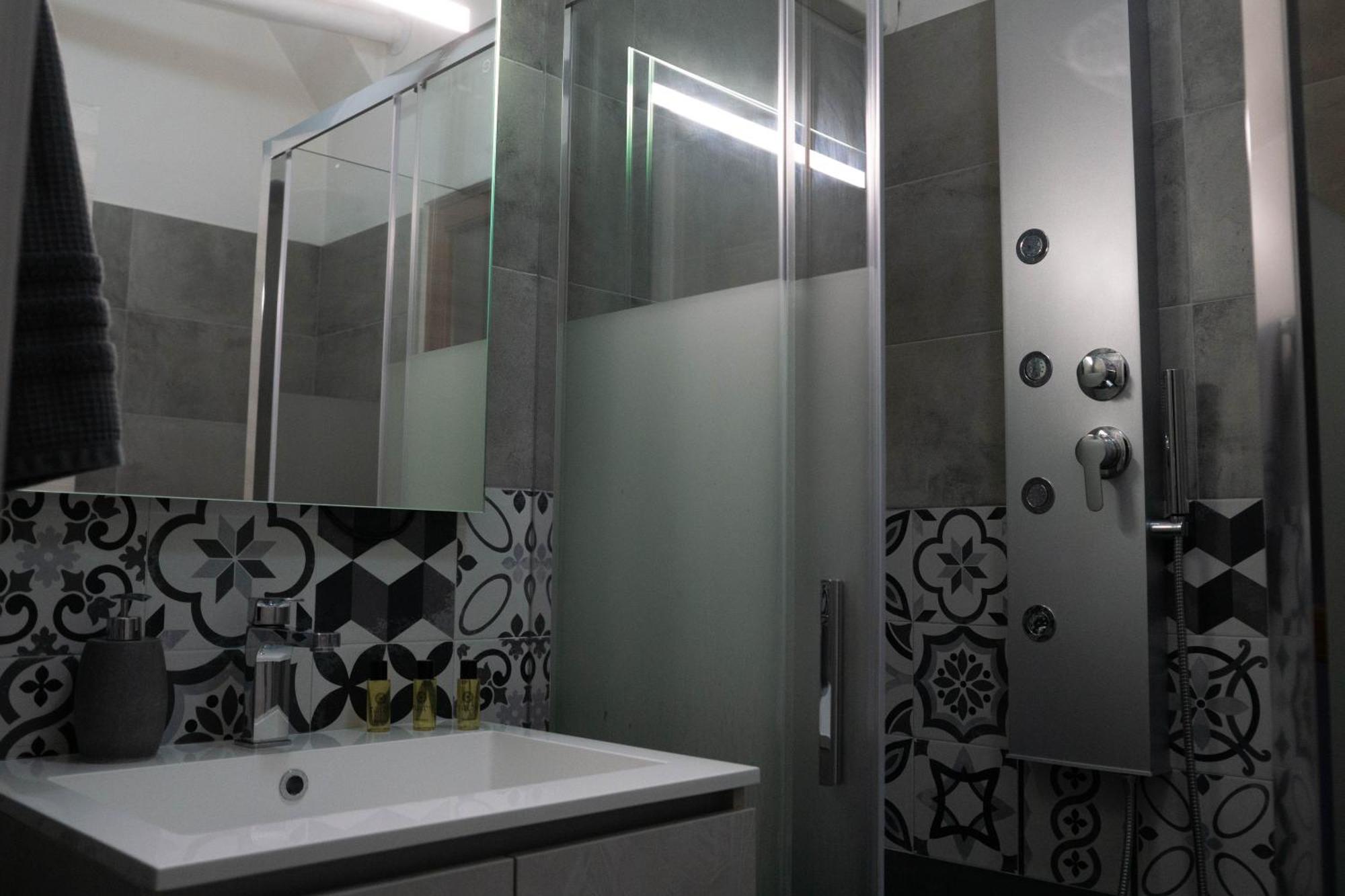 Bilocale Vicino Al Centro Di Verona - Ristrutturato Di Recente! Apartment Luaran gambar